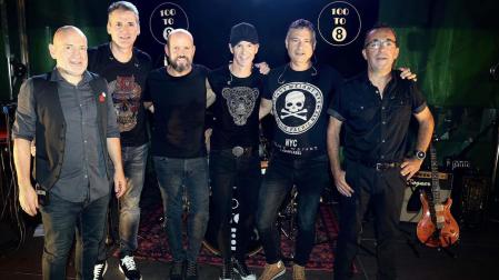 La banda 100 TO 8