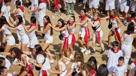 Fotos del cohete de fiestas de Caparroso 2024. /