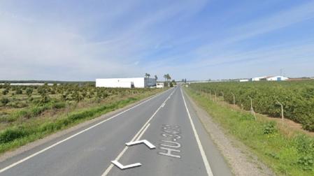 Carretera HU-3401 a su paso por Cartaya.