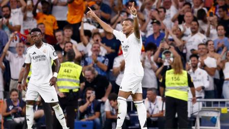 Kylian Mbappe celebra su gol ante el Betis