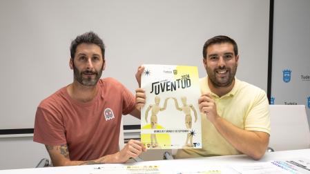 Iñaki Marín -Peñas-, a la izda.; y el edil de Juventud, Martín López