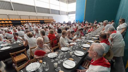 Fotos del Día del Mayor en las fiestas de Peralta 2024. /