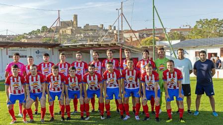Los jugadores y el cuerpo técnico que vuelve a representar al Artajonés en la Tercera