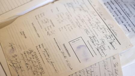 Fotos del traspaso al Archivo de Navarra de 40.000 expedientes de prisiones./