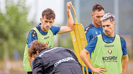Aimar Oroz y Bryan Zaragoza, en la sesión de este miércoles