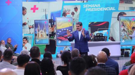 Nicolás Maduro, hablando durante la transmisión de su programa "Con Maduro +"