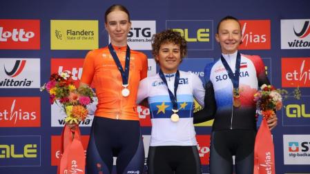Paula Ostiz, con el maillot de Campeona de Europa contrarreloj.