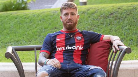 Iker Muniáin con la camiseta de San Lorenzo en una instantánea publicada por las redes sociales del conjunto argentino