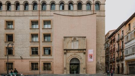 La Escuela Oficial de Idiomas de Pamplona, en la Plaza Compañía.