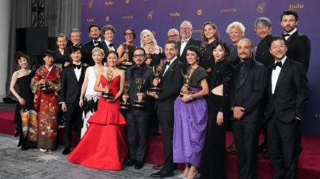 Alfombra roja, ceremonia y galardonados en la 76 edición de los Premios Emmy celebrada en Los Ángeles
