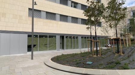 La cafetería acristalada Gosaria, en la plaza de Salesianos de Pamplona