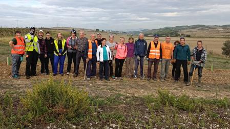 Los voluntarios que se reunieron ayer por la mañana en Tafalla para trabajar en la zona de El Planillo