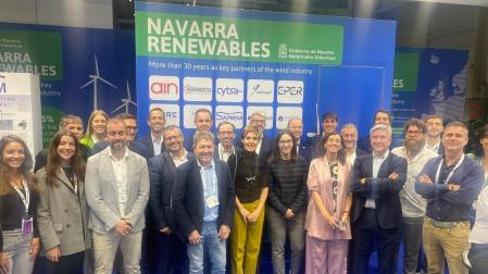 En el centro, Miren Ausín, directora del Servicio de Proyección Internacional, junto a responsables de las empresas navarras participantes