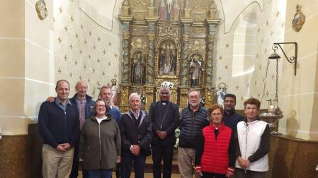 Visita del obispo auxiliar de Kerala, Justin Madathparambile, a Navaz.