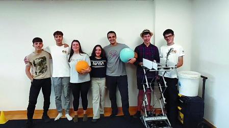 Aimar Azpirotz, Guillermo Cutillas, Ana Alcázar, Iria Aparicio, Xabier Amoztegui y Alejando Alday