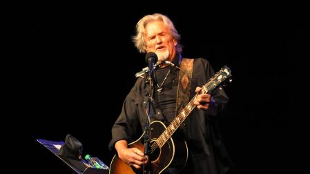 El actor y compositor estadounidense Kris Kristofferson