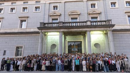 444 universitarios, procedentes de 17 países, estudian este curso en la Universidad de Navarra gracias a una Beca Alumni