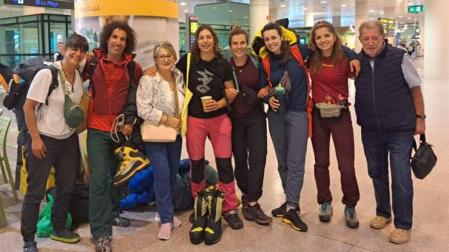 Los integrantes del Equipo Español de Alpinismo femenino han partido ya hacia Nepal para su nuevo reto