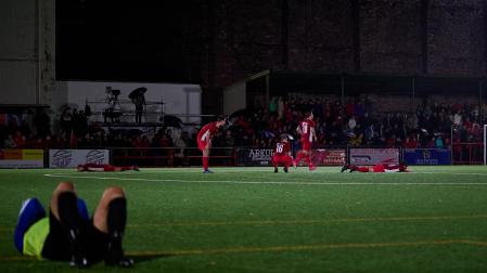 Desolación en los jugadores del Baztan tras la eliminación copera