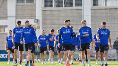 La plantilla rojilla, en el entrenamiento del jueves 10 de octubre