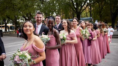 Fotos de una boda americana en Pamplona, con 9 padrinos y 11 damas de honor. /