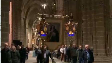 Decenas de personas acuden cada día a las 19.30 horas para honrar a Santa María la Real en esta tradición que data de 1797, cuando se creó la Congregación de Esclavos de Santa María