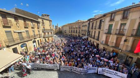 Fotos de la manifestación en Olite para pedir un servicio de tarde y de noche.
