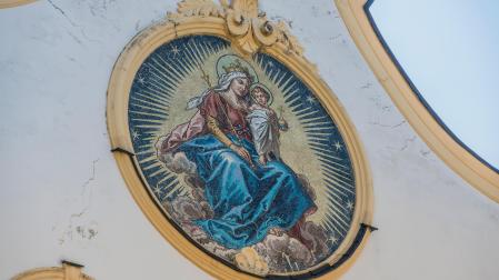 Iglesia parroquial de Santa Margarita (Pfarrkirche Heilige Margareta) en Oberperfuss, Austria.