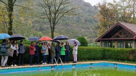 Visita de autoridades al camping público Murkuzuria de Esparza de Salazar, donde se intervendrá.