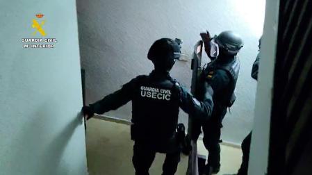 Tres detenidos por retener en "granjas humanas" a personas para controlar sus cuentas bancarias