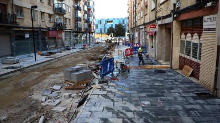 *A: JOSE CARLOS CORDOVILLA
*F: 21-10-2024
*P:
*L: BURLADA 
*T: OBRAS DE PEATONALIZACION EN LA CALLE DE LAS MAESTRAS