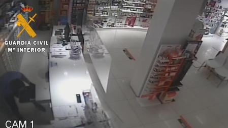 Así ha sido el atraco en una farmacia de Noáin