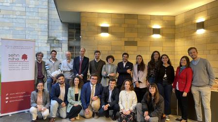 Han participado jóvenes istoriadores de la Universidad de Navarra, la Universidad Pública de Navarra, la UNED, la Universidad Complutense de Madrid, la Universidad de Zaragoza, la Universidad Isabel I, la Universidad de Salamanca, la Universidad Carlos II