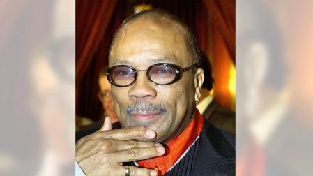 Quincy Jones, al recibir el máximo reconocimiento de la cultura francesa en 2001