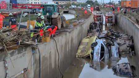 Bomberos de Navarra trabajan en la catástrofe