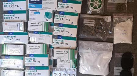 Parte de las drogas decomisadas en el registro
