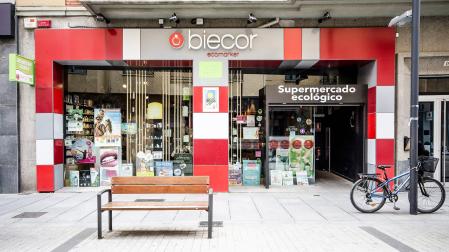 Fachada de la tienda Biecor en la calle Tafalla de Pamplona