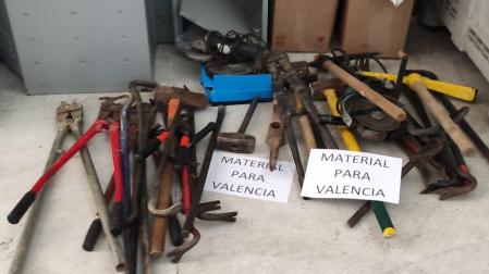 Parte del material que la Policía Foral ha trasladado a Valencia