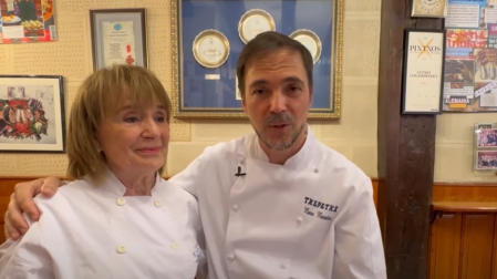 Mari Carmen Ramos y Manuel Marañón, del bar Txepetxa de San Sebastián