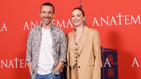 Pablo Derqui y Leonor Watling, actores protagonista de 'Anatema', de la directora Jimina Sabadú, durante la presentación del film