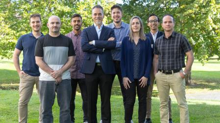 De izquierda a derecha, los investigadores del Laboratorio de Medicina Digital de DATAI Universidad de Navarra Marcos López de Castro, José González Gomariz, Aitor Oviedo Madrid, Rubén Armañanzas Arnedillo, Alberto García Galindo, Mabel Morales Otero, Francisco Velásquez y Horacio Grass Boada