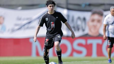 El streamer argentino, Iván Buhajeruk, mas conocido como Spreen, debuta en el Deportivo Riestra en un partido frente al Vélez Sarfield