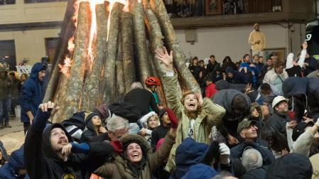 Imagen del lanzamiento de nueces de Fustiñana celebrado el pasado año