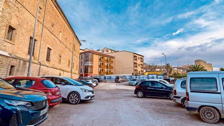 Las plazas de aparcamiento entre el convento y el centro cultural desaparecerán con las obras