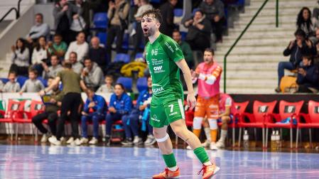 El cierre de Irurtzun Ion Cerviño fue el gran protagonista de la noche con un tirplete /