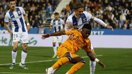 Vinicius, en una acción del partido ante el Leganés