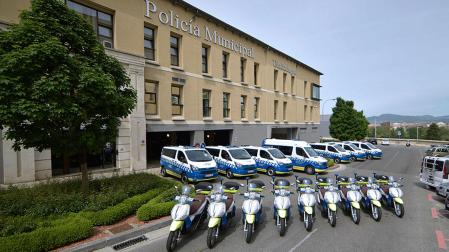 La flota de Policía Municipal de Pamplona se amplía con cinco vehículos eléctricos