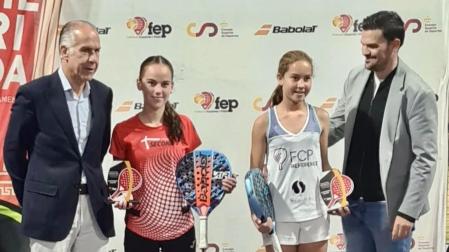 Con camiseta roja, la tafallesa Eneritz Sola, campeona del Masters nacional alevín