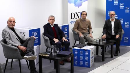 Carlos Artundo, Juan Cabasés, Antonio López (actual director general de Salud) y Javier Sada durante el encuentro DN en Vivo.