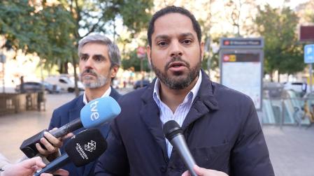 El secretario general de Vox, Ignacio Garriga, en una visita al barrio barcelonés Besòs-Maresme, este miércoles